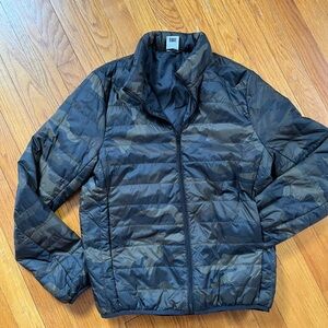 VS PINK Black & Dark Green Camouflage Packable Puffer Jacket